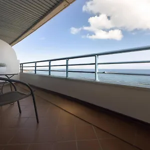  Apartamento En Primera Línea De Playa. Seis Plazas.